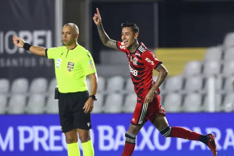 Erick Pulgar recibió espaldarazo de vicepresidente de Flamengo: “No se vende”