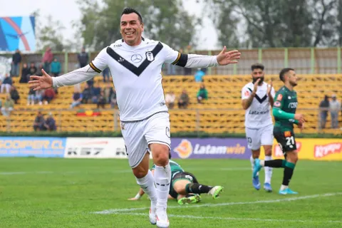 Primera B: los increíbles récords que marcó Esteban Paredes con vuelta al fútbol