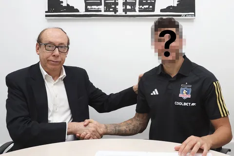 No lo aprueba: histórico de Colo Colo saltó con los tapones de punta contra la mesa directiva por un refuerzo