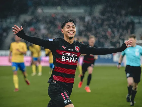 Champions League: Darío Osorio debutó y estuvo cerca de anotar en Santa Coloma – Midtjylland