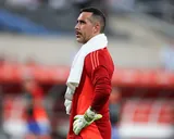 Claudio Bravo confirmó su futuro tras los rumores de regreso a Barcelona