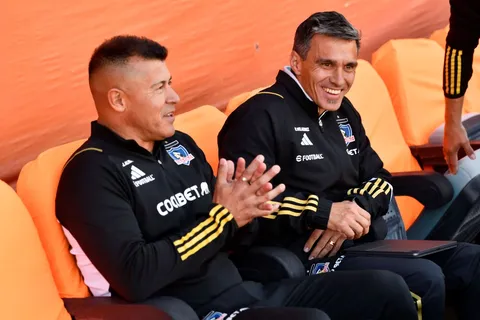 Refuerzos Colo Colo: Villa se aleja de los Albos, pero Almirón tendrá a su delantero
