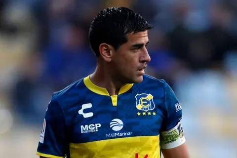 Everton: las “voces” en la interna que pretenden mantener a Julio Barroso como DT de Primera