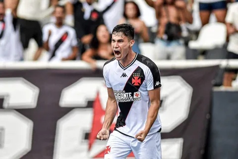 Video: así recibieron a Pablo Galdames en Vasco Da Gama vs Atlético Goianense