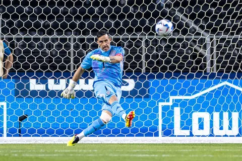 Copa América: las mejores atajadas de Claudio Bravo en la derrota de Chile ante Argentina
