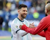 De la amistad con Arturo Vidal a la pelea con Medel: el oscilante vínculo entre Lionel Messi y la Generación Dorada