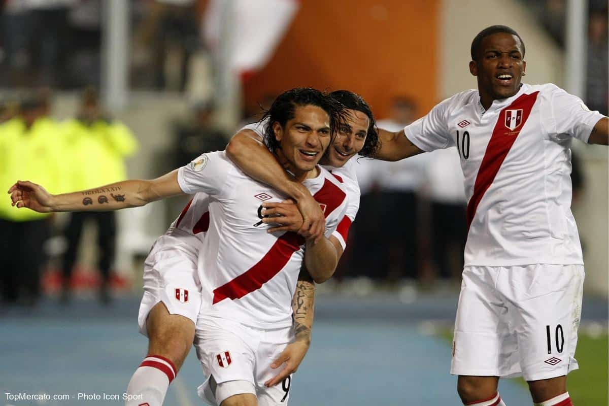 ¿Quién es el futbolista peruano más GANADOR de la historia?