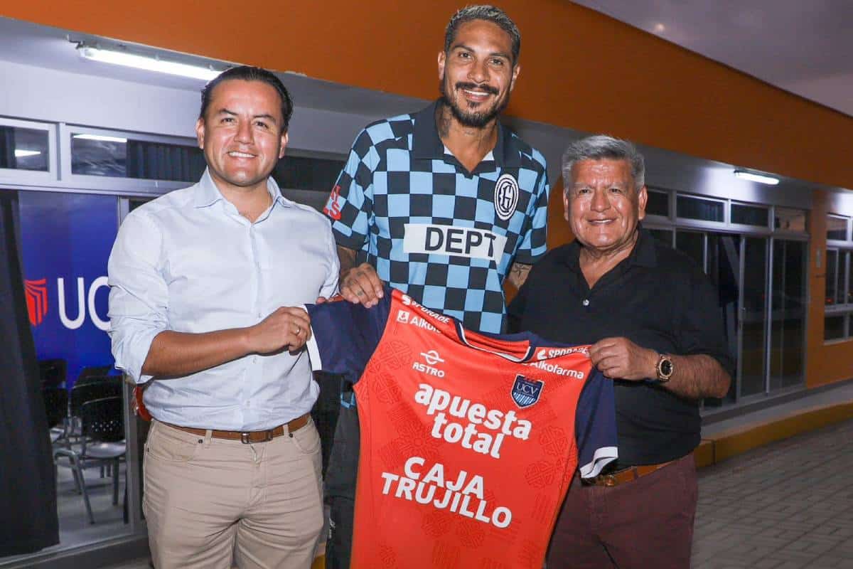 ¿Cuándo sería el debut de Paolo Guerrero en César Vallejo?