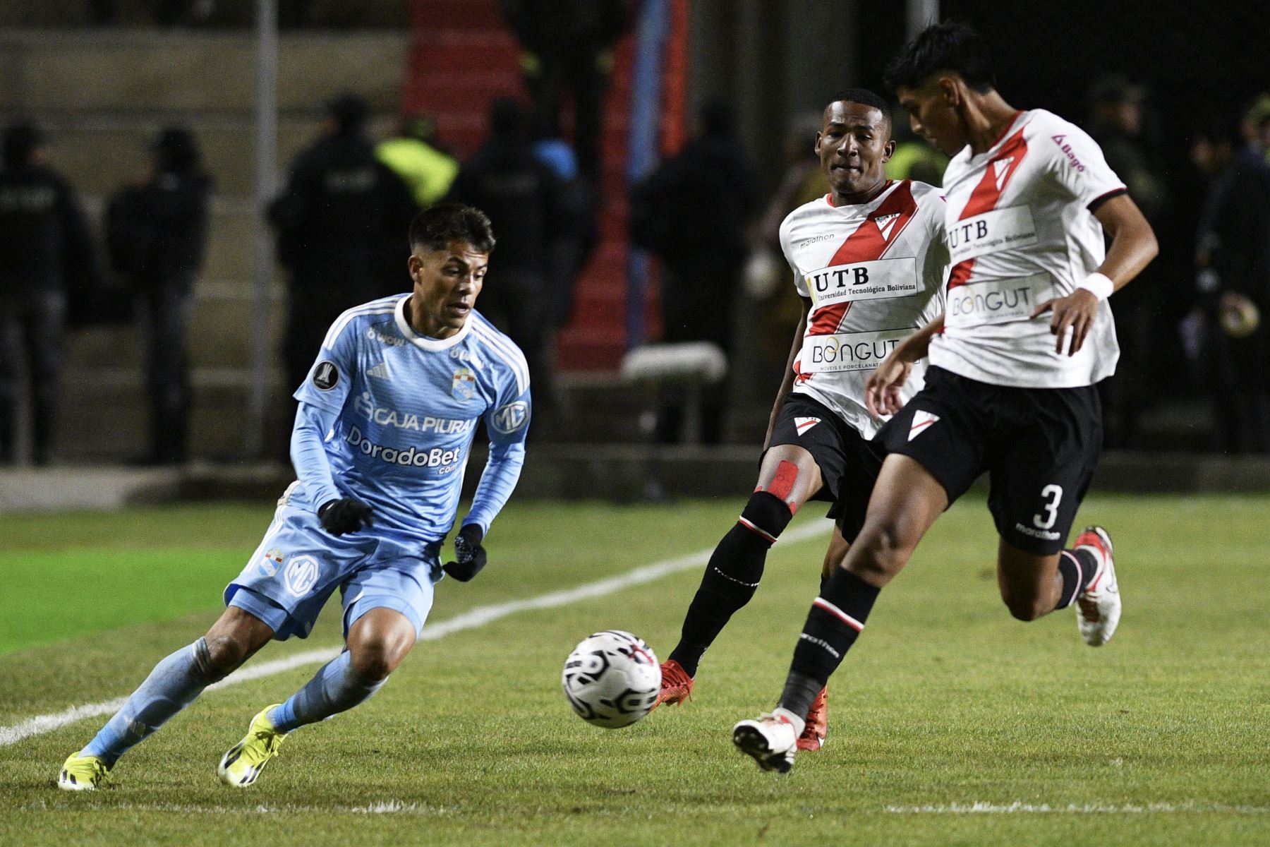 ¿Por qué Sporting Cristal compite en Liga 1 pero cae por goleada en la Copa Libertadores?