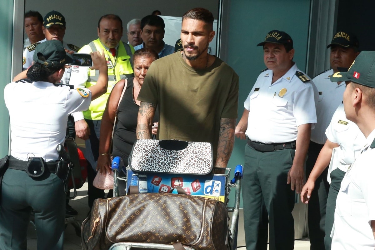 Paolo Guerrero definirá su futuro cara a cara con Richard Acuña