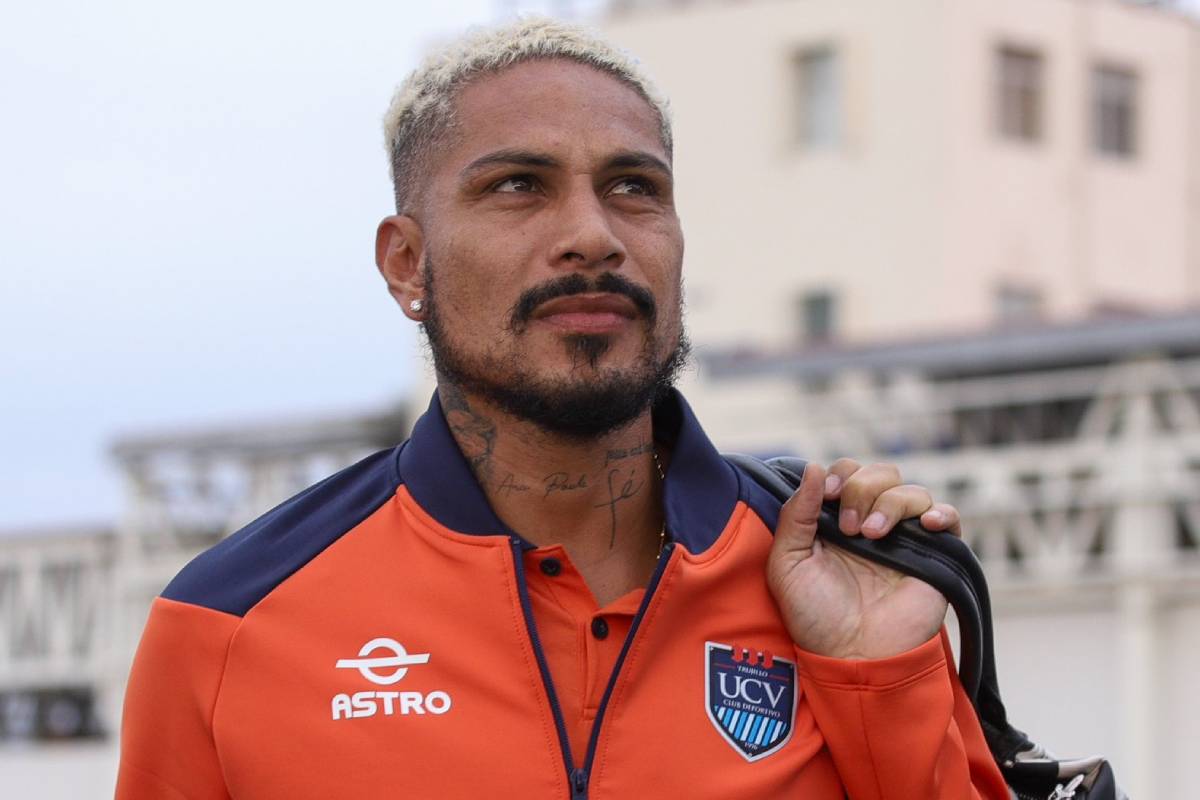 La reacción de Paolo Guerrero que le costó la tarjeta amarilla