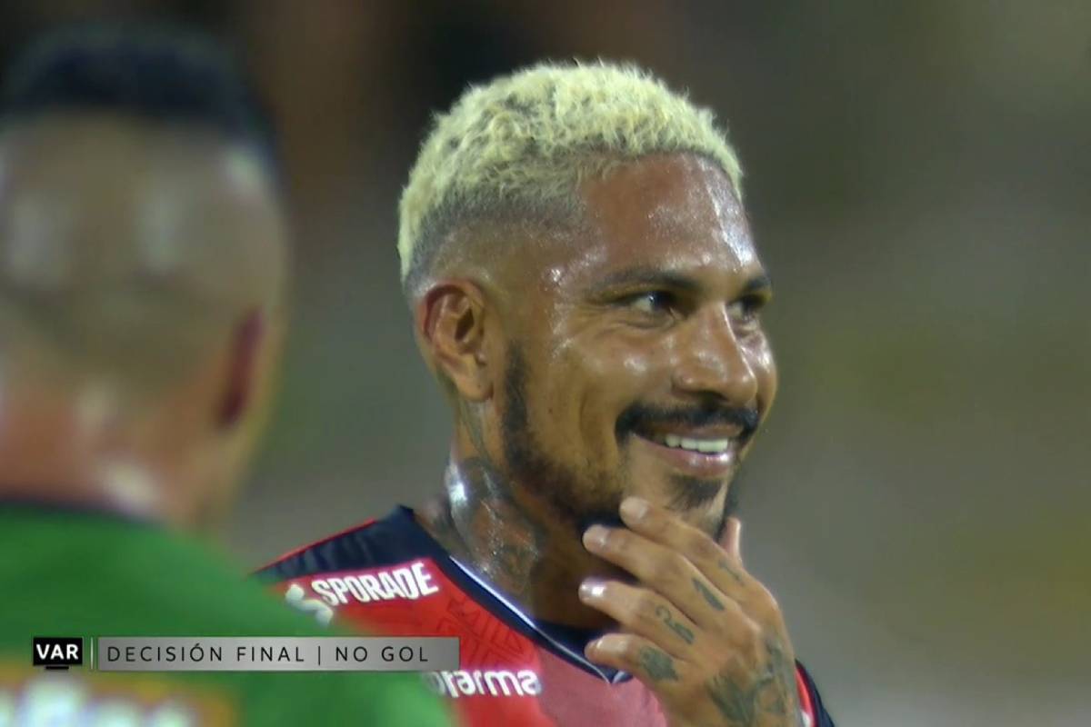 El VAR le quitó el grito: El golazo anulado de Paolo Guerrero ante Sport Huancayo