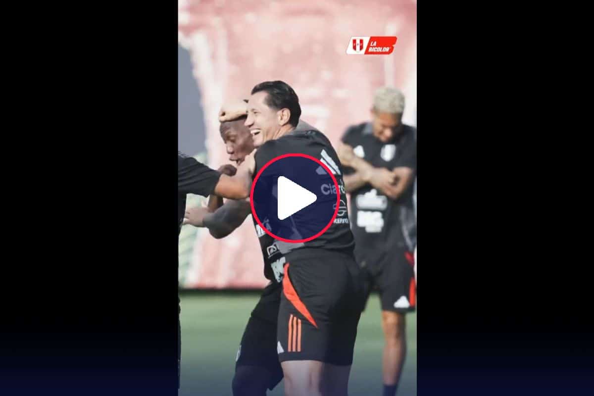 Luis Advíncula y Gianluca Lapadula se divierten en el entrenamiento de la ‘Bicolor’