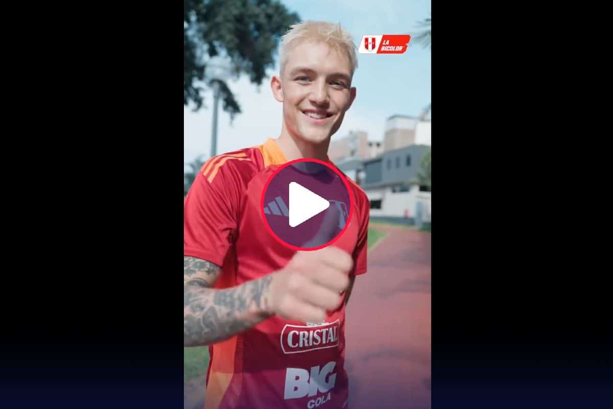 Oliver Sonne sonríe en su regreso a la selección peruana