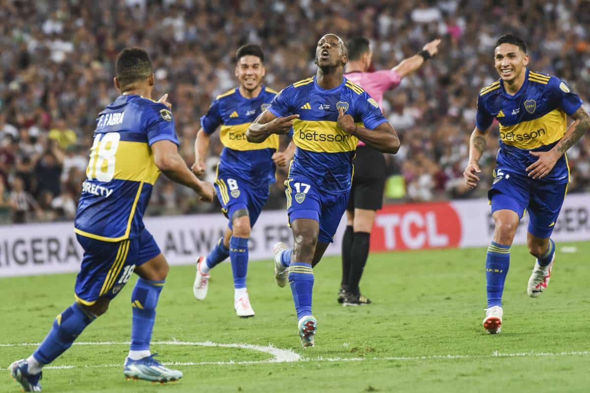 Luis Advíncula ya definió su futuro en Boca Juniors