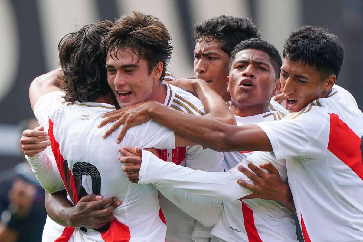 El duro reclamo de Agustín Lozano a los equipos de la Liga 1 que no cedieron sus jugadores a La Bicolor