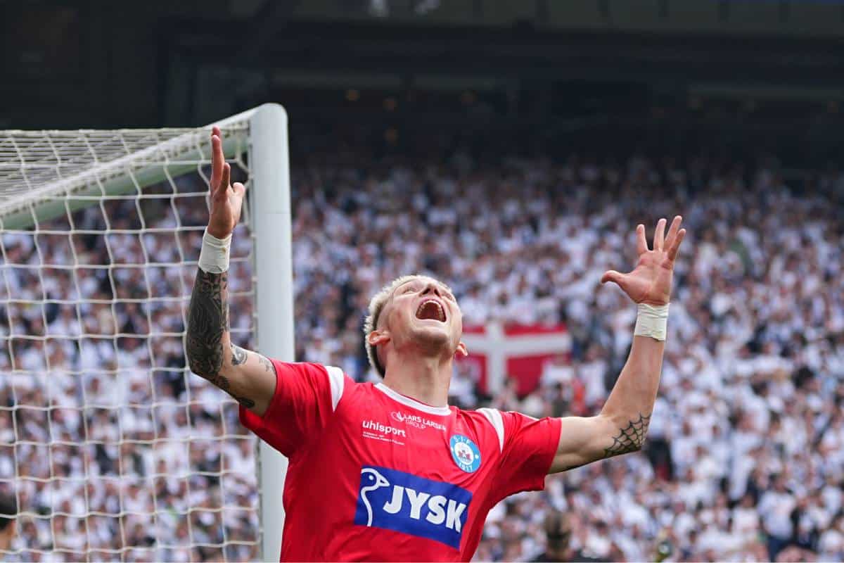 La reacción viral de Oliver Sonne tras conquistar su primer título con Silkeborg
