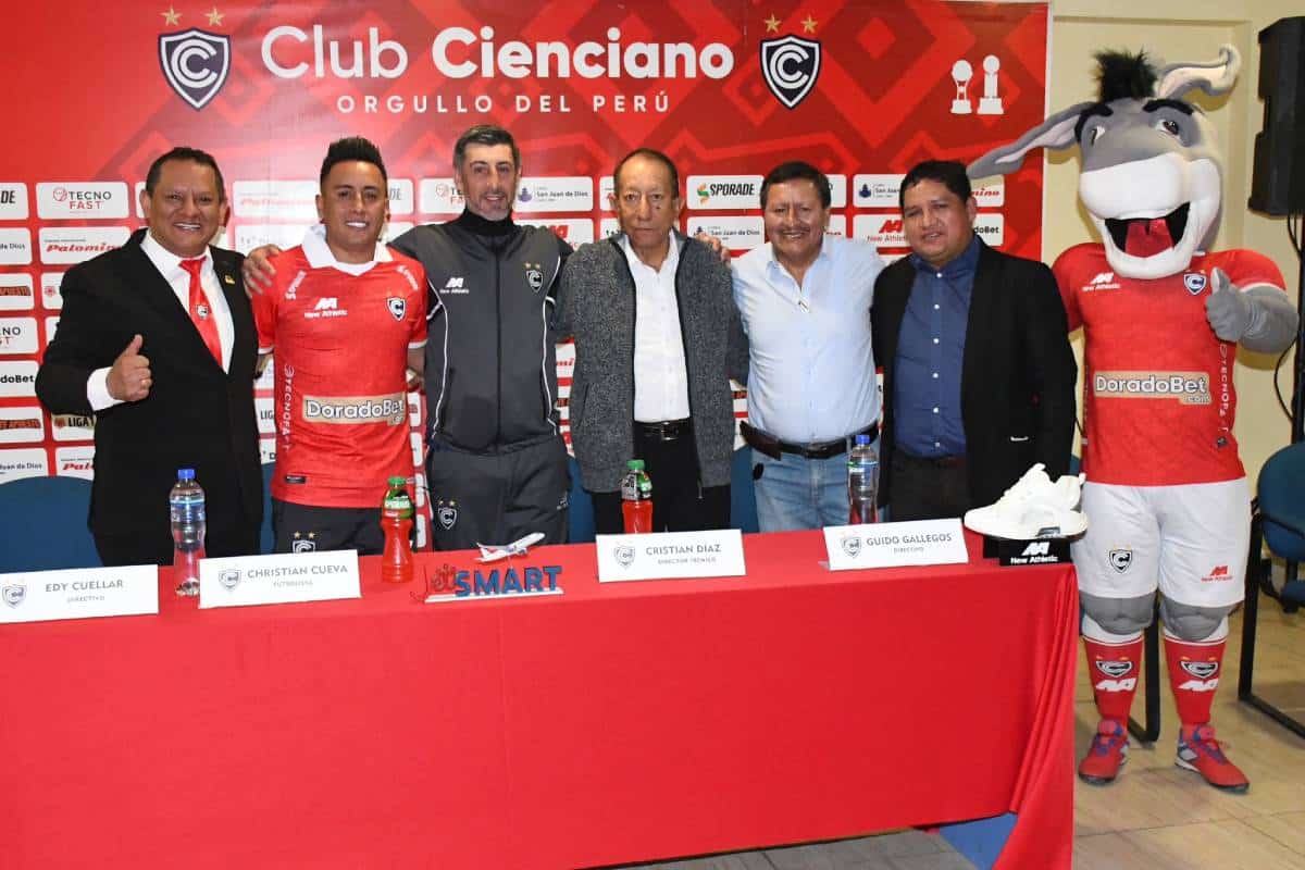 “Vamos a ver”: Cienciano siembra duda sobre fichaje de Cueva tras denuncia de Pamela López