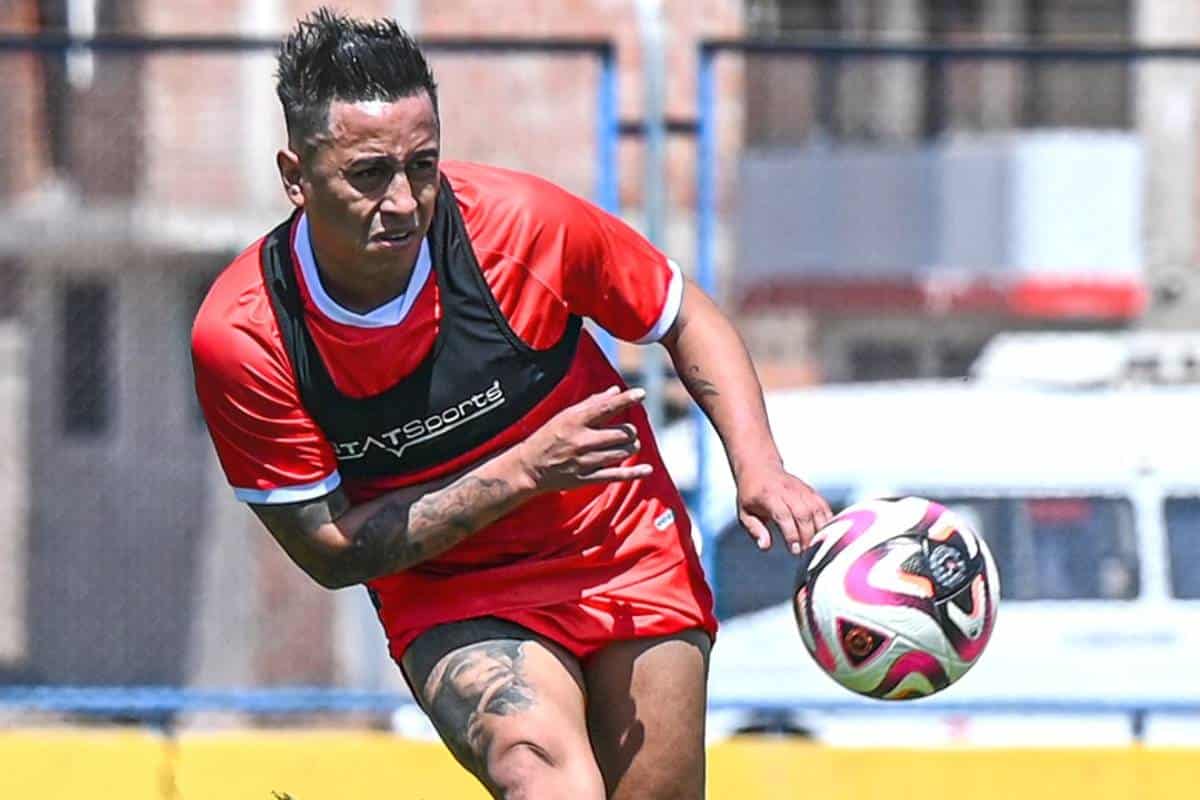 ¿Cuándo podría debutar Christian Cueva en Cienciano?