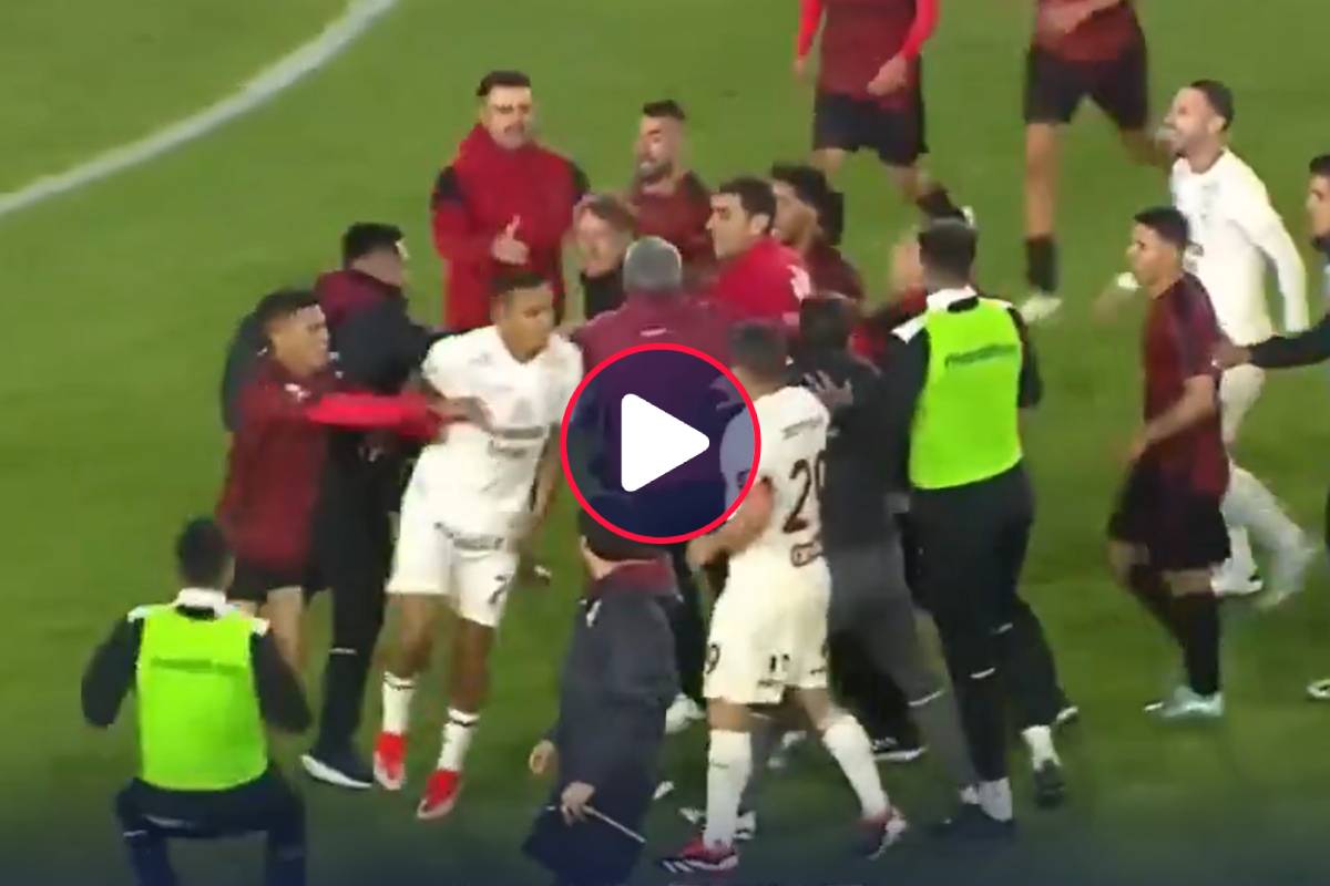 ¡Terminó en bronca! Melgar y Universitario se fueron a los golpes tras victoria Rojinegra