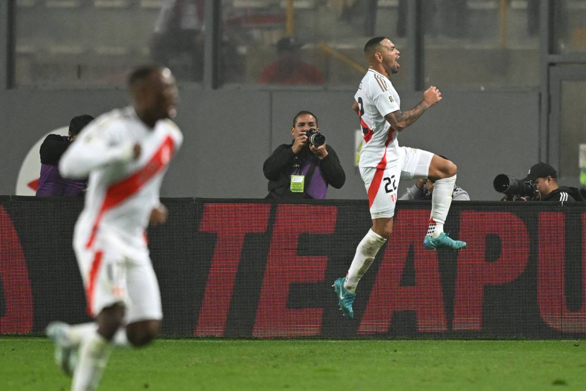 Eliminatorias: la tremenda racha negativa que rompió Alexander Callens en Perú vs Colombia