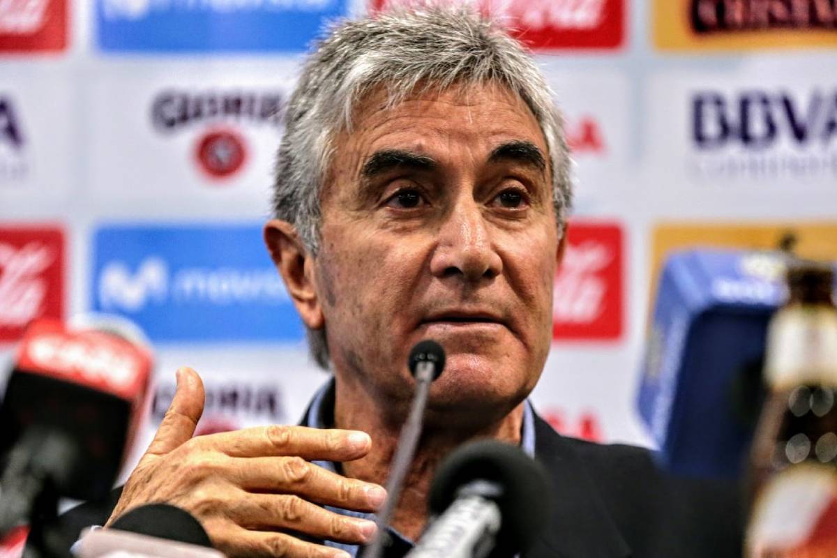 ¿Cuál es el sueldo de Juan Carlos Oblitas como director deportivo de la Selección Peruana?