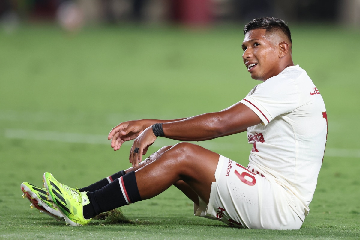 Edison Flores tendrá que decidir su futuro cercano para el año siguiente.