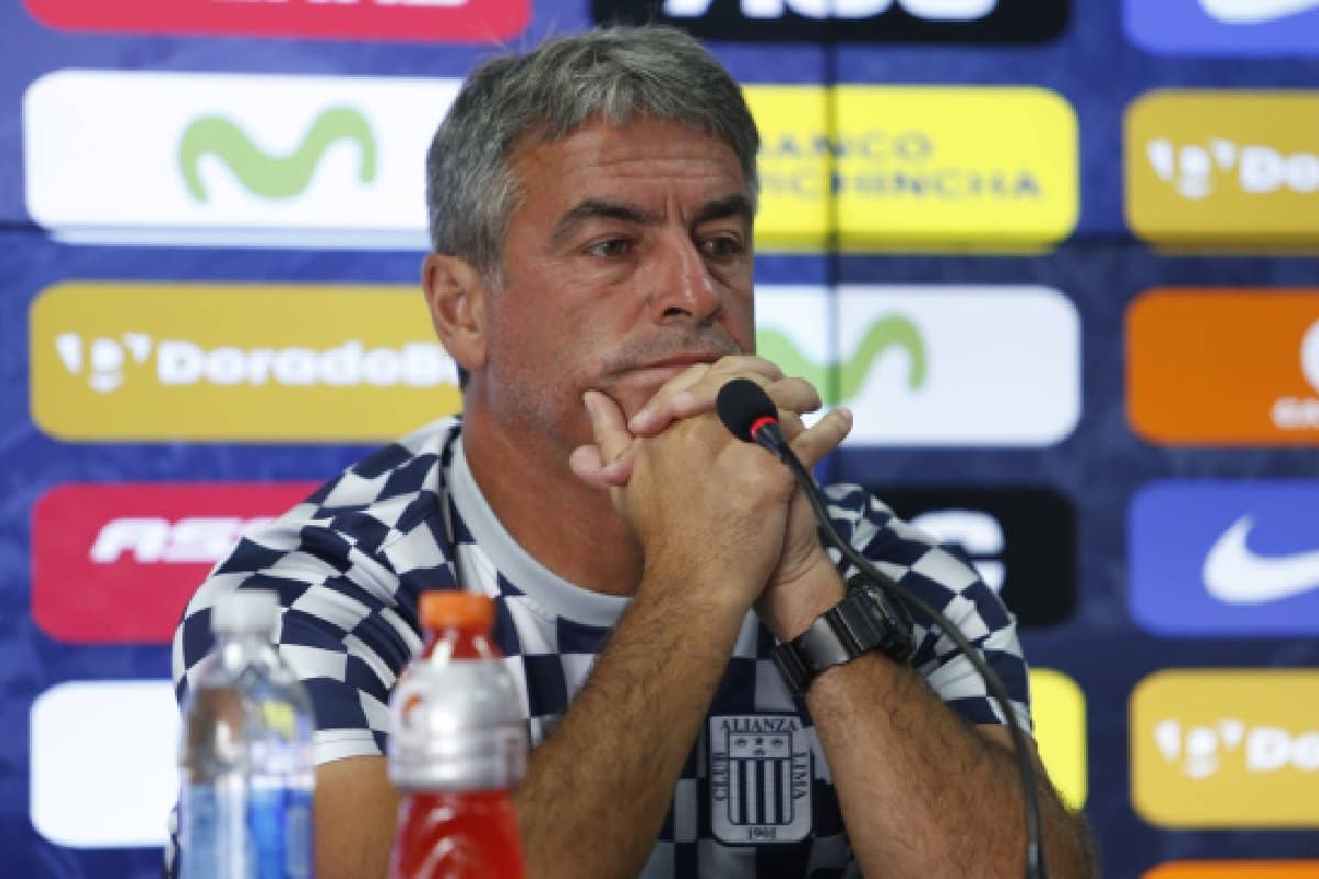 Pablo Bengoechea fue campeón con Alianza Lima en 2017, sacando al club de una sequía de 11 años.