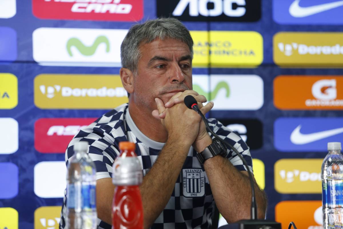 Pablo Bengoechea sería el nuevo DT de Alianza Lima.