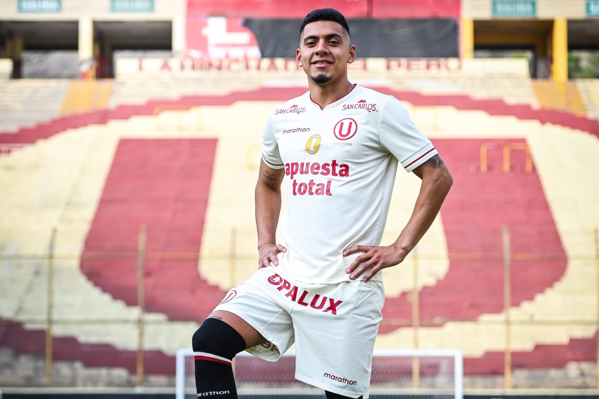 César Inga firmó por tres temporadas en Universitario.