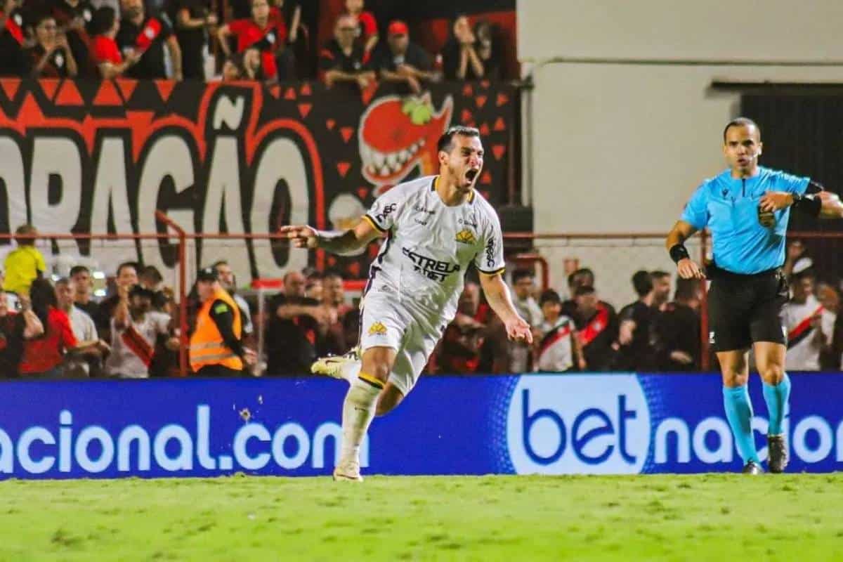 Miguel Trauco extendería su vínculo con Criciúma.