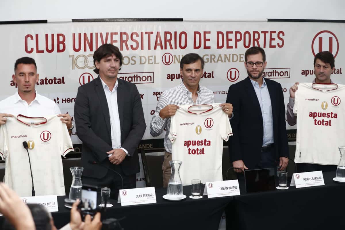 Fichajes Universitario: Jean Ferrari sentencia el futuro de Fabián Bustos de cara al 2025