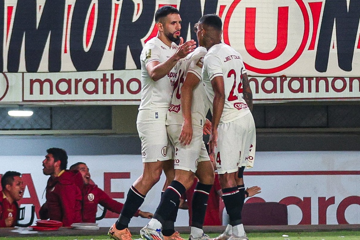 Universitario apuesta por encontrar a su '9' en el extranjero.