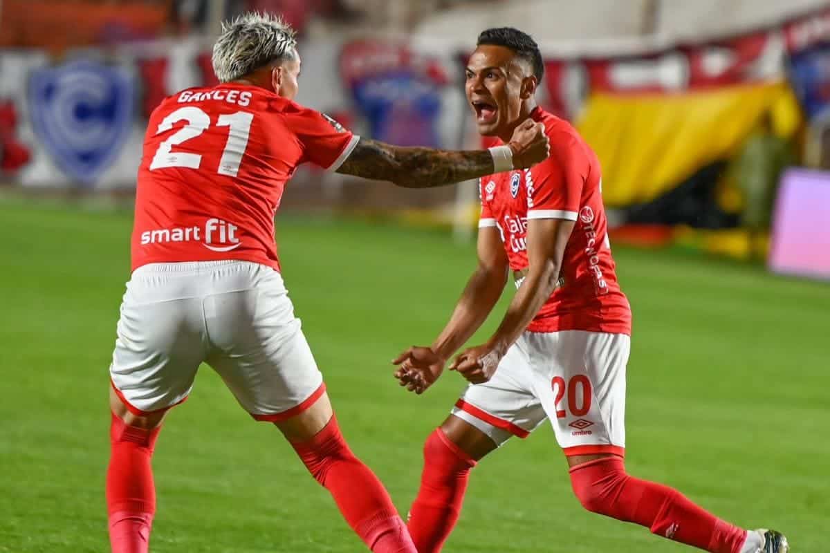 Cienciano se refuerza con 4 jugadores nacionales para su remontada en el Apertura y la Sudamericana