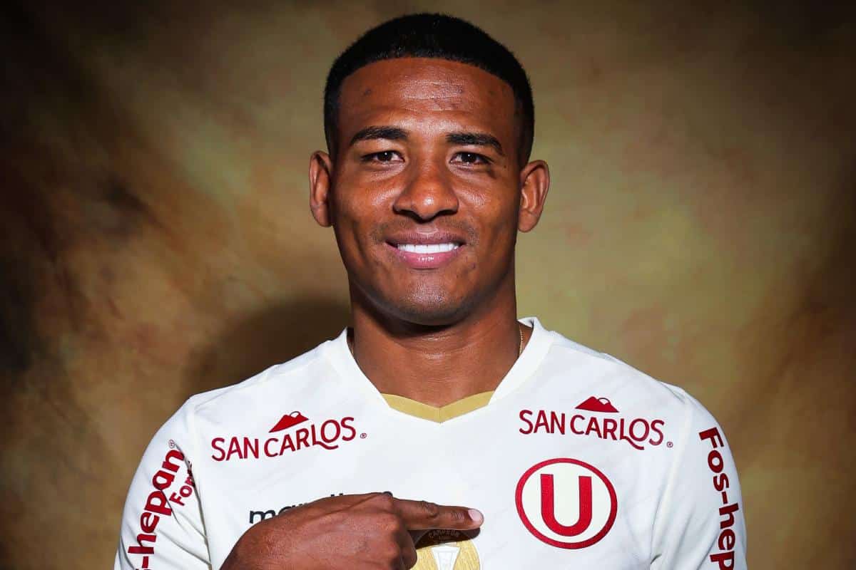 ¿Cuándo debuta José Carabalí en Universitario?