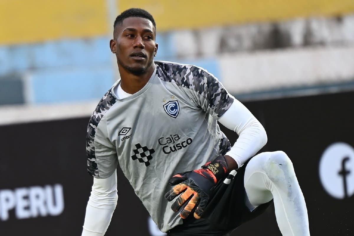 Cienciano: el fallido debut de Denzel Caña, el arquero que llegó en 2023 y debutó con un blooper