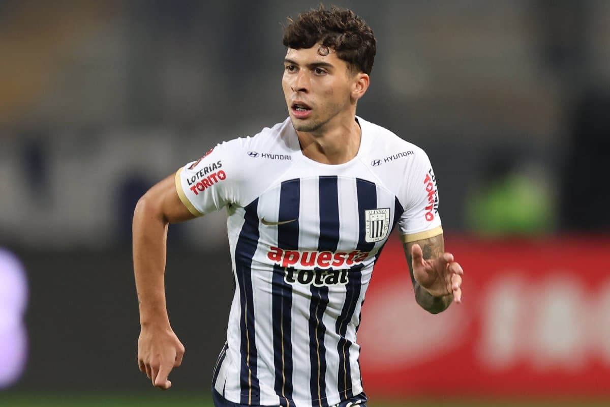 Franco Zanelatto jugará en Grecia: los 5 mejores futbolistas peruanos que pasaron por la liga helénica