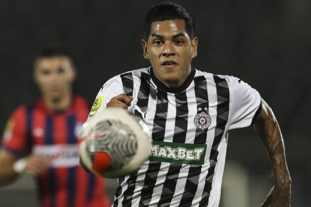 Joao Grimaldo cambió Alianza Lima y Universitario por México: la larga lista de futbolistas peruanos que jugaron en esa liga