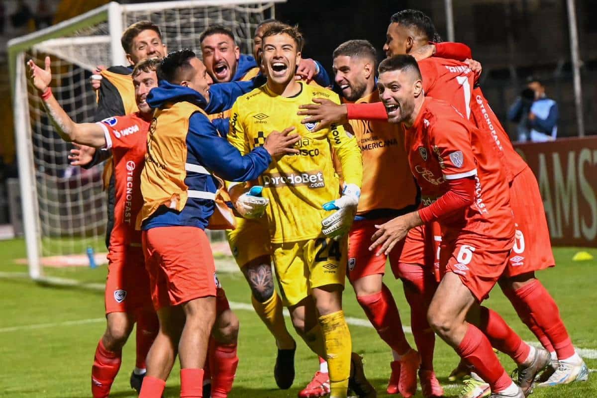 Los 3 fichajes que busca sumar Cienciano tras clasificar en la Copa Sudamericana