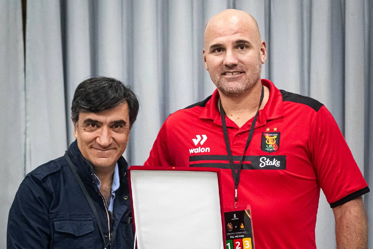 FBC Melgar: Bettocchi reta a los hinchas por sus compras, mientras el club crece en las redes sociales 