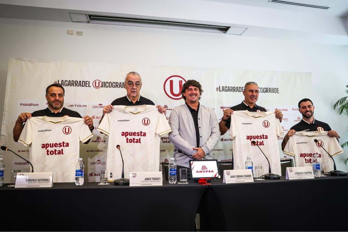 Fichajes de Universitario: la sorpresiva condición a Jorge Fossati, tras volver al cuadro Crema