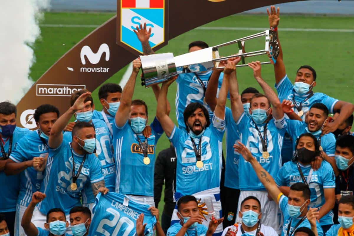 Fichajes Sporting Cristal: un excampeón con los Celestes toma la delantera sobre Mosquera y Autuori