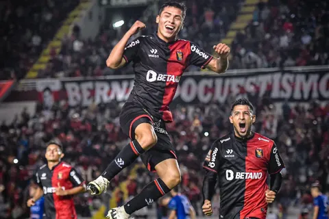 Jefferson Cáceres: el héroe en la victoria a FBC Melgar sobre Carlos A. Mannucci