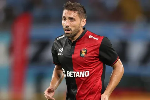 Melgar: los 3 candidatos a reemplazar a Cristian Bordacahar en el mercado de fichajes