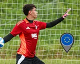 ¿Quién es Paolo Doneda, el joven arquero peruano que ataja en un grande de Europa?