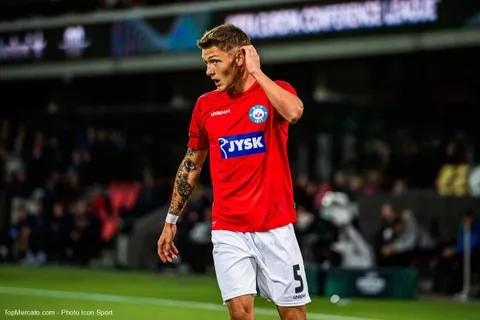 Oliver Sonne volvió a ser titular y su equipo fue goleado