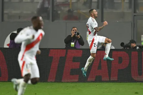 Eliminatorias: la tremenda racha negativa que rompió Alexander Callens en Perú vs Colombia