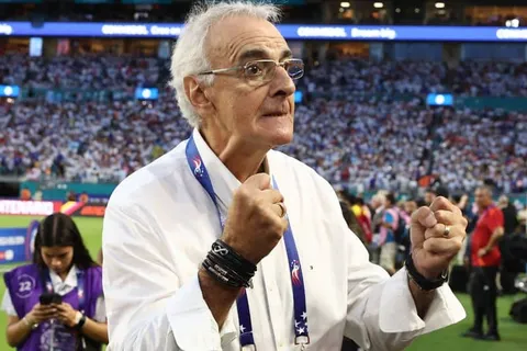Fichajes de Universitario: Jorge Fossati, a un paso de volver a los Cremas