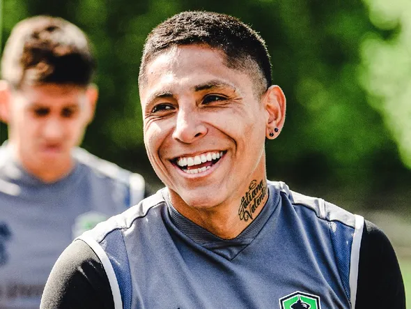 ¡A lo Panenka! Raul Ruidíaz sorprende a la MLS con este gol de penal