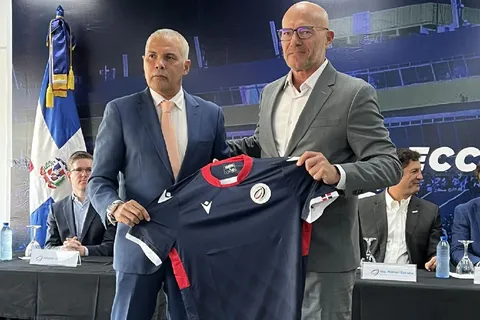 El desconocido vínculo del DT de República Dominicana con Perú